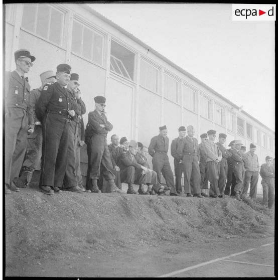 Visite du Centre d'instruction à la pacification et à la contre-guérilla (CIPCG) d'Arzew. [Description en cours]