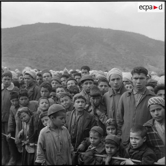 Action psychologique et aide médicale à des populations. [Description en cours]