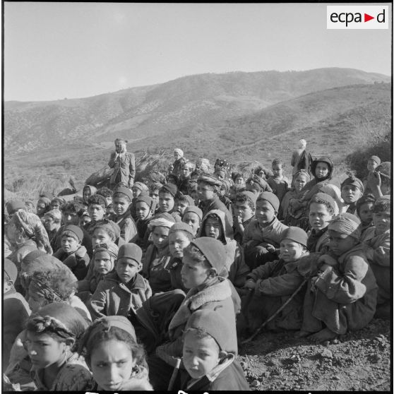 Action psychologique et aide médicale à des populations. [Description en cours]