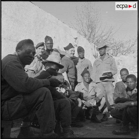 Action psychologique et aide médicale à des populations. [Description en cours]