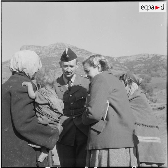 Action psychologique et aide médicale à des populations. [Description en cours]