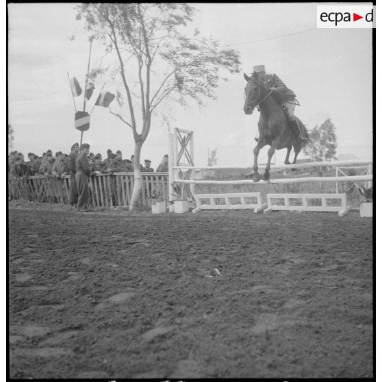 Une compétition hippique. [Description en cours]