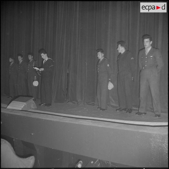 Un spectacle théâtral. [Description en cours]