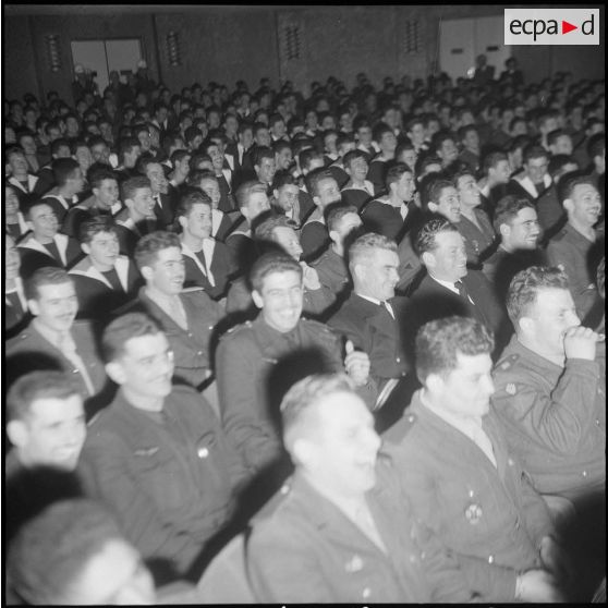 Un spectacle théâtral. [Description en cours]