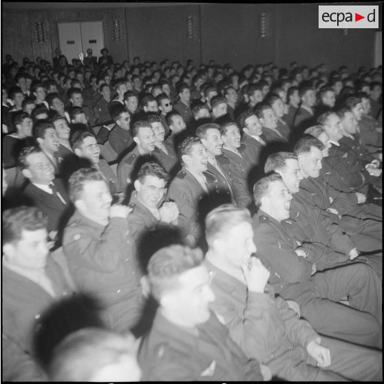 Un spectacle théâtral. [Description en cours]