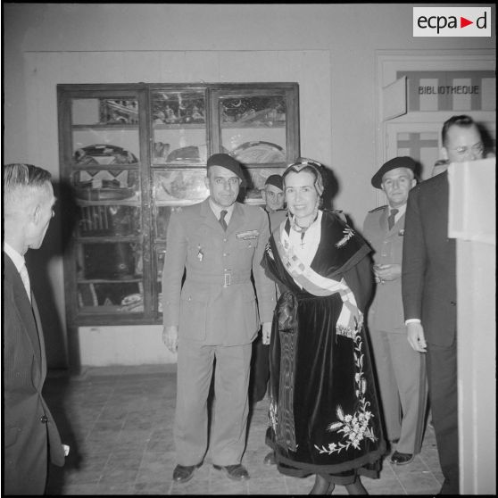 Réunion avec Roger Frison-Roche à Tizi-Ouzou. [Description en cours]