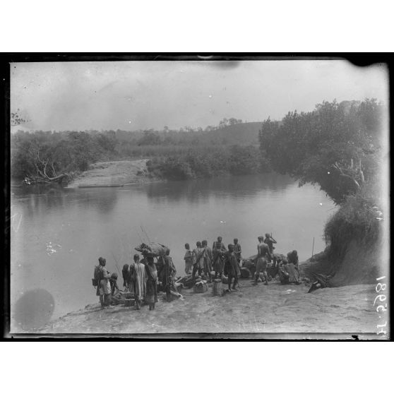 Route de Tibati à N'Gaoundéré. Passage du Moor. [légende d'origine]