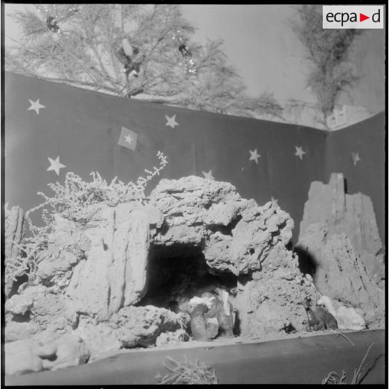 Noël au fond du désert marqué par les crèches.