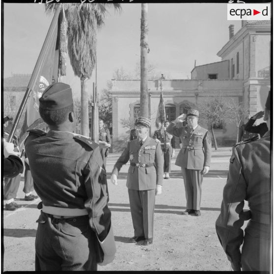 La prise d'armes sur la place de Saïda.