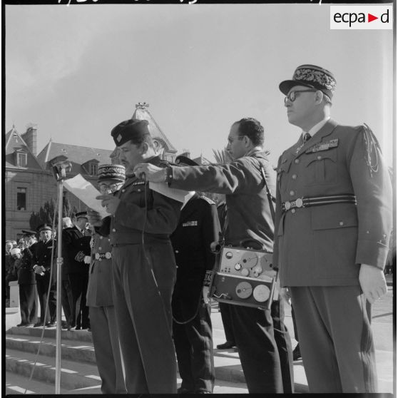 Discours traduit par l'interprèrte berbère.