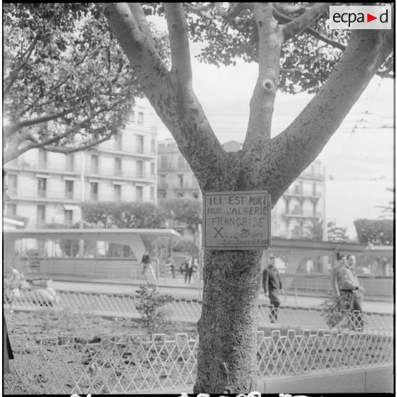 Pancarte posée par les émeutiers à l'endroit où est tombé l'un des leurs dans la journée du 24 janvier.