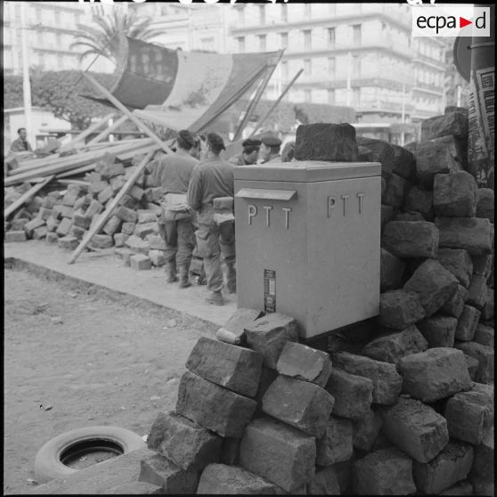 La boite aux lettres n'a pas été relevée depuis 4 jours.