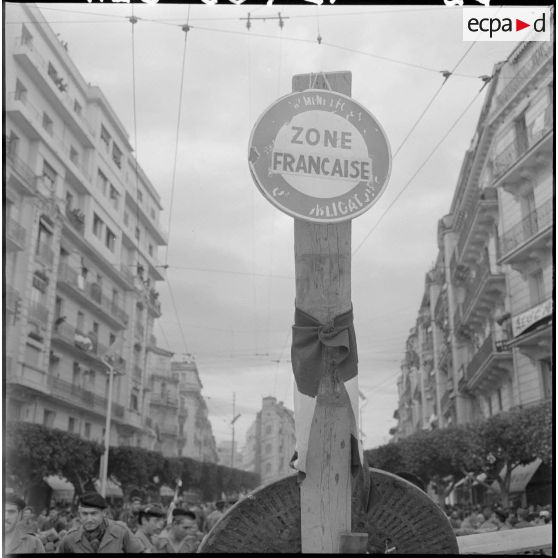 La zone bleue a été transformée en zone française.