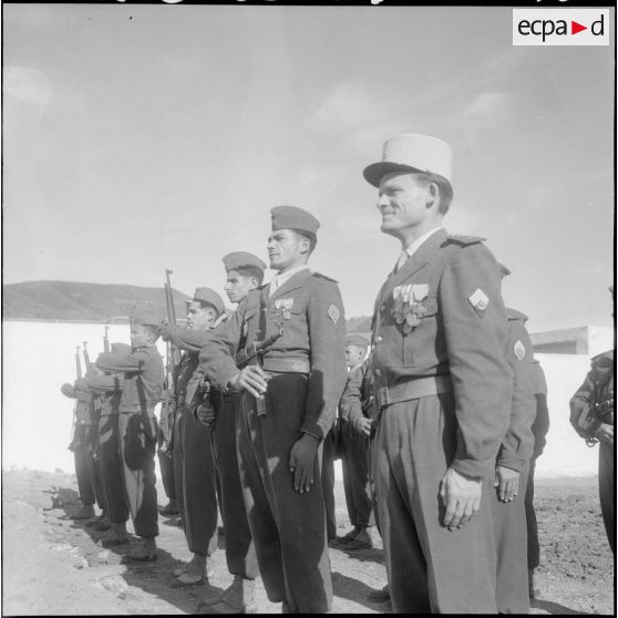 Peloton d'honneur de la section administrative spécialisée (S.A.S.).