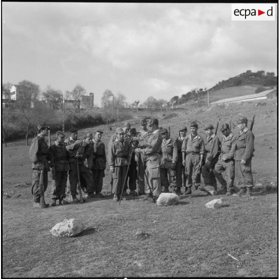 A Cheraïa instruction et entrainement des Harkis.