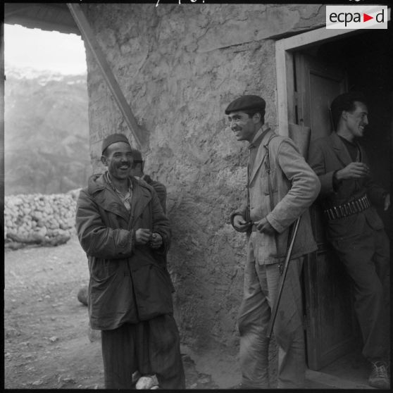 La bonne humeur règne au groupe d'autodéfense (G.A.D.).
