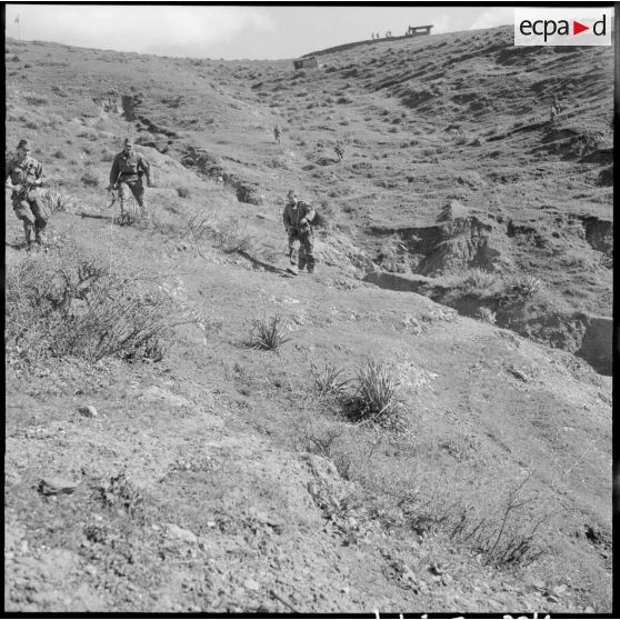 Autodéfense dans le secteur de Dra-el-Mizan.