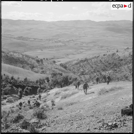 Autodéfense dans le secteur de Dra-el-Mizan.