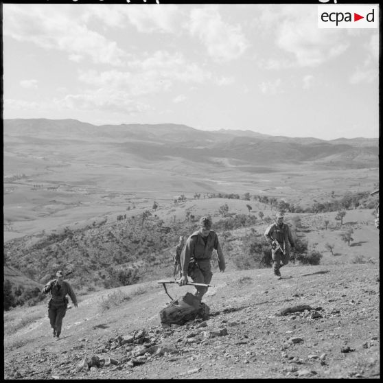 Autodéfense dans le secteur de Dra-el-Mizan.