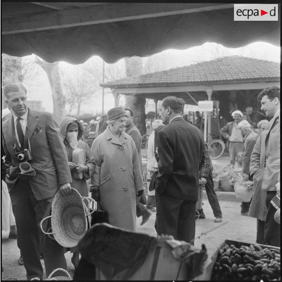 Visite de l'important marché de Boufarik.