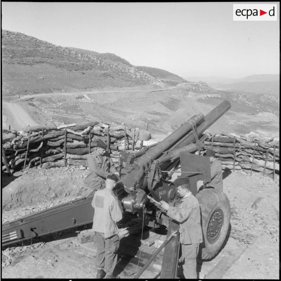 Pièces de 155 mm, au Col des 4 vents.