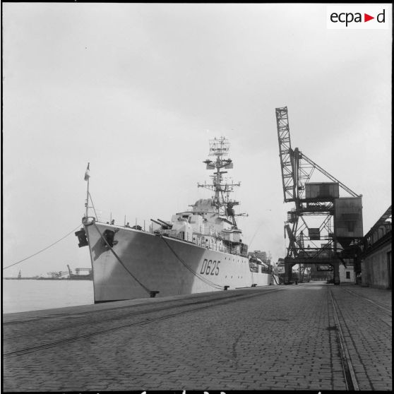 Visite à bord de l'escorteur d'escadre le "Petit-Thouars".