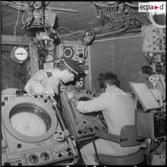 Maintenance de l'escorteur d'escadre le "Petit-Thouars".