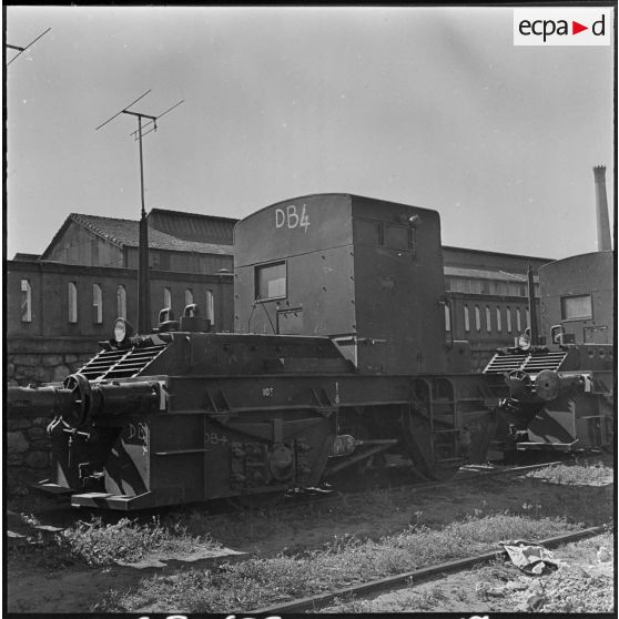 Menerville. La 4e compagnie du 587e bataillon du train (587e BT). Draisines télécommandées.