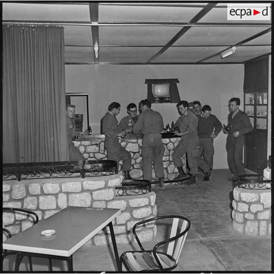 Menerville. La 4e compagnie du 587e bataillon du train (587e BT). Le foyer.