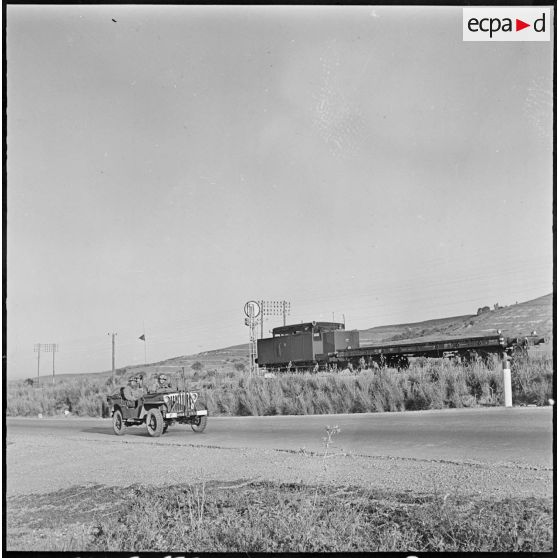 Menerville. La 4e compagnie du 587e bataillon du train (587e BT). Patrouille rail-route.