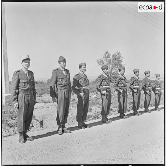 Visite du colonel Bignoulas dans la commune d'Aïn Romana.