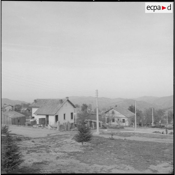 Vie en poste et opération de maintien de l'ordre. [Description en cours]
