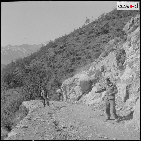 Vie quotidienne de la harka 303. [Description en cours]