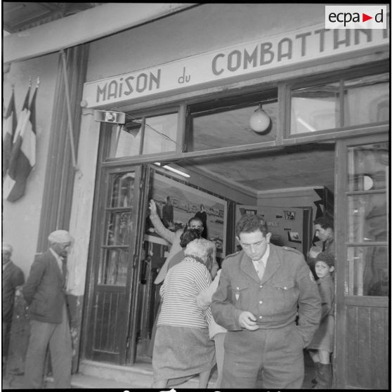 Une exposition à la maison du Combattant. [Description en cours]