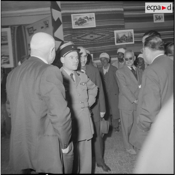 Une exposition à la maison du Combattant. [Description en cours]