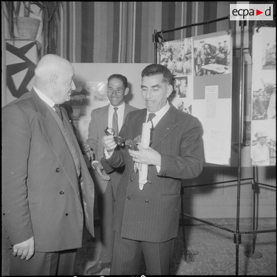 Une exposition à la maison du Combattant. [Description en cours]