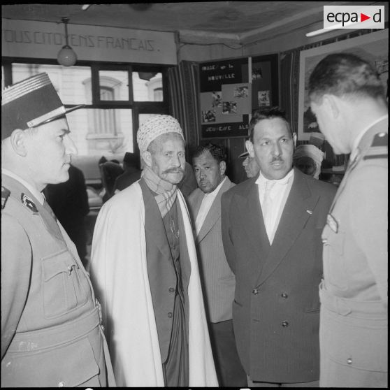 Une exposition à la maison du Combattant. [Description en cours]