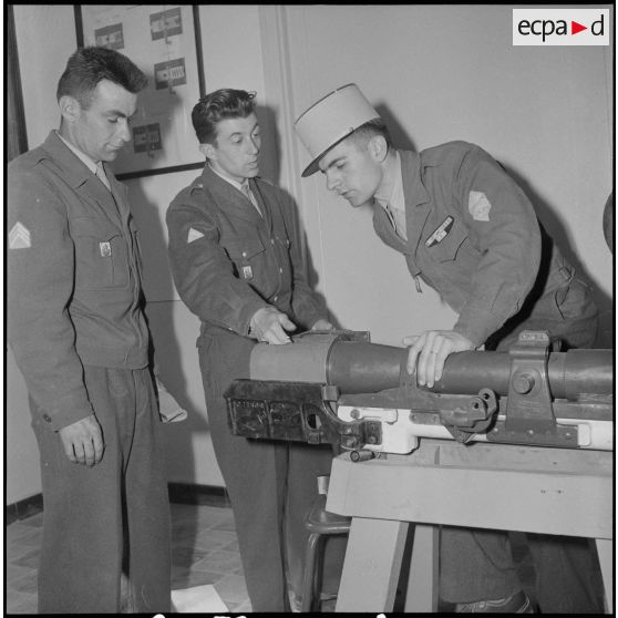 Le centre d'instruction de l'arme blindée et cavalerie (CIABC) du camp du Lido. [Description en cours]