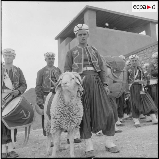 Inauguration du bordj capitaine Rageau. [Description en cours]