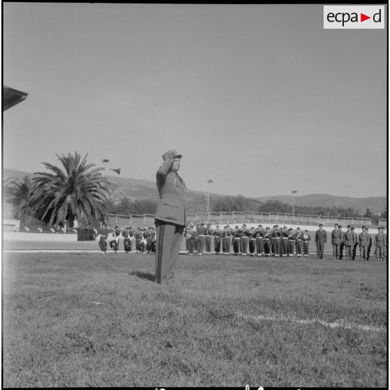 Cérémonie de remise de brevets parachutistes. [Description en cours]