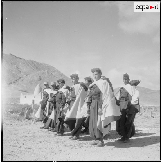 Obsèques de militaires. [Description en cours]