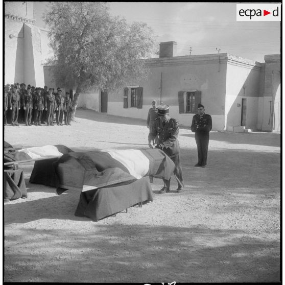 Obsèques de militaires. [Description en cours]