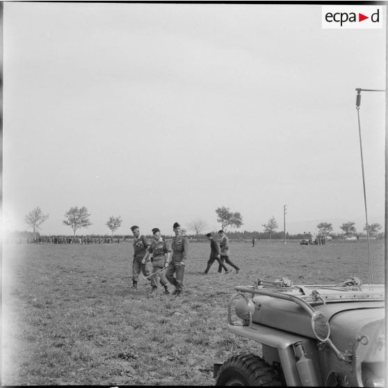 Passation de commandement au 2ème régiment de parachutistes coloniaux (RPC). [Description en cours]