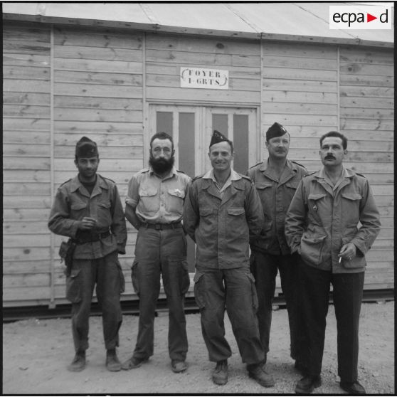 Protection de la voie ferrée Oran-Colomb Béchar par le 6e RTS. [Description en cours]