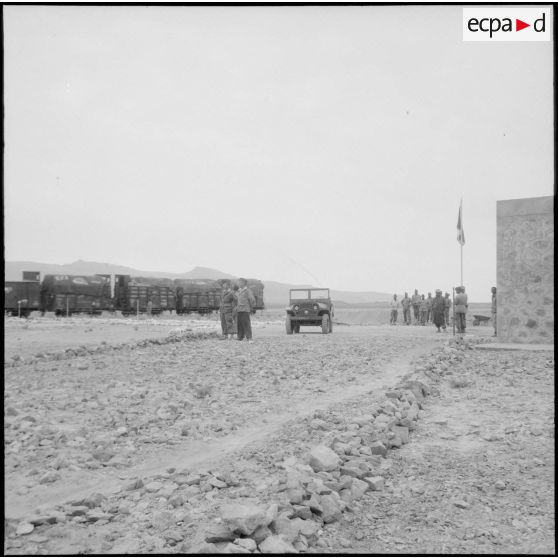 Protection de la voie ferrée Oran-Colomb Béchar par le 6e RTS. [Description en cours]