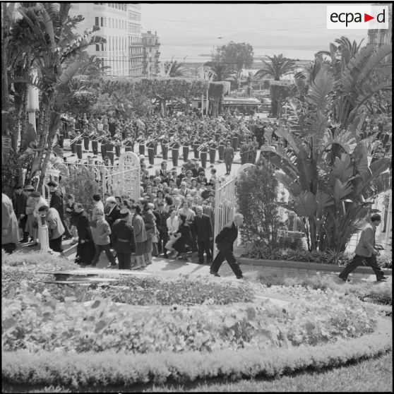 L’association des fils de tués au monument aux morts d’Alger. [Description en cours]