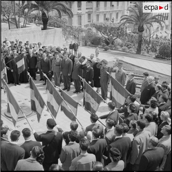 L’association des fils de tués au monument aux morts d’Alger. [Description en cours]
