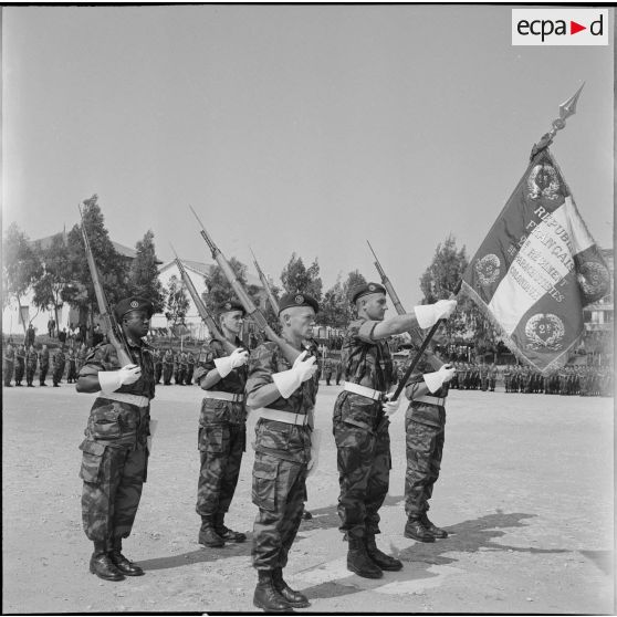 Passation de commandement au 2ème régiment de parachutistes coloniaux (RPC). [Description en cours]
