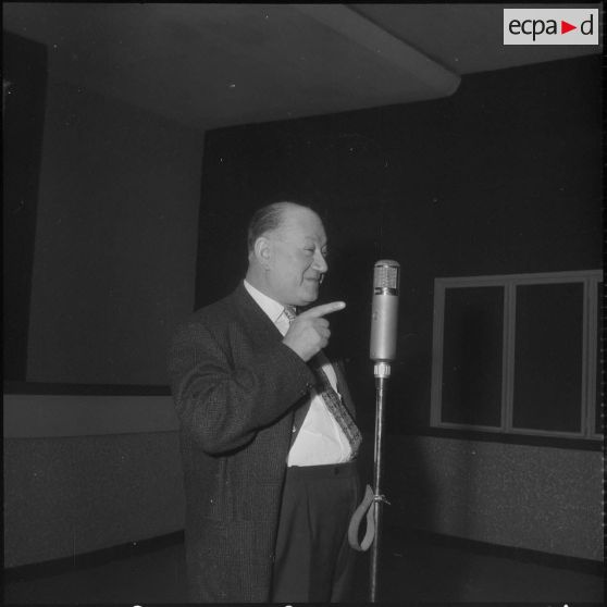 Tour de chant à l’occasion de Camerone. [Description en cours]