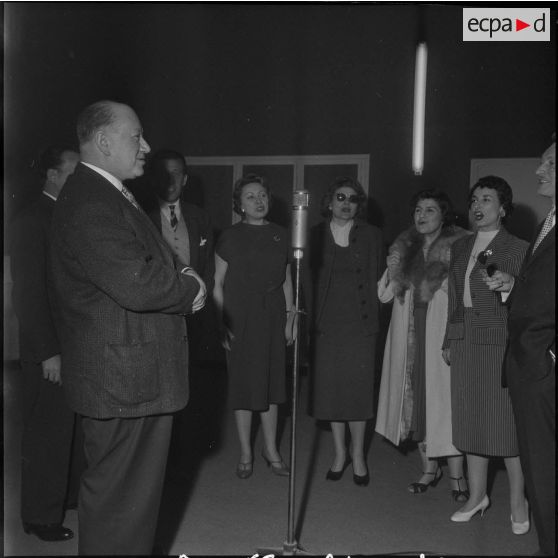 Tour de chant à l’occasion de Camerone. [Description en cours]